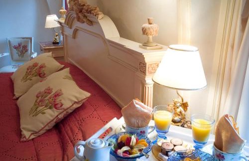 Joue-les-Tours Hotel | Relax at Château de Beaulieu with Spa & Pool Amenities