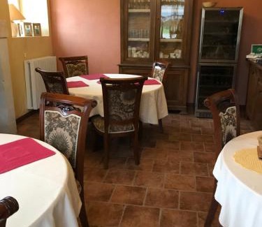 Les Ponts-de-Ce Bed & Breakfast | Discover the Relaxing Château de Belle Poule with Ocean Views