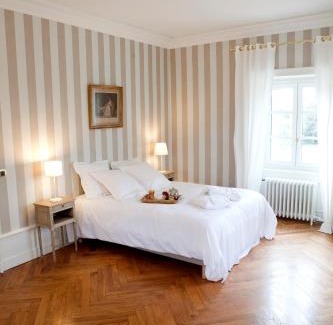 Villie-Morgon Bed & Breakfast | Pet-Friendly Retreat at Château de Bellevue B&B, Rated 9.2