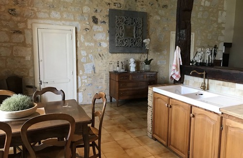 Bouniagues Hotel | Discover Château de Bouniagues: Family-Friendly Retreat
