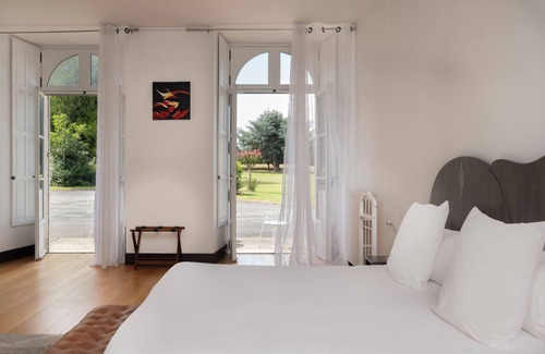 Baune Hotel | Explore Château de Briançon: Spa, Dining & Family-Friendly