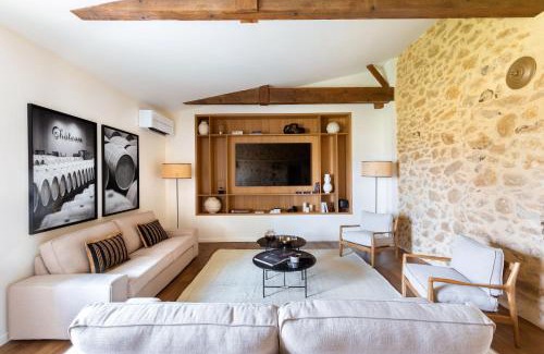 Illats House | Enchanting Château de Callac: Rated 9.4 with Family Amenities