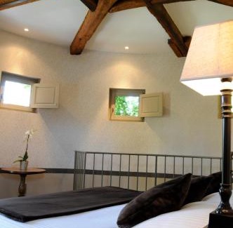 Chambery Hotel | Elegant Château de Candie: Beachfront Oasis with Pool