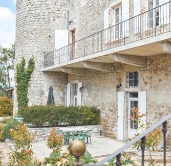 Ruoms House | Pleasant Oceanfront Stay at Château De Chaussy - 4 Stars