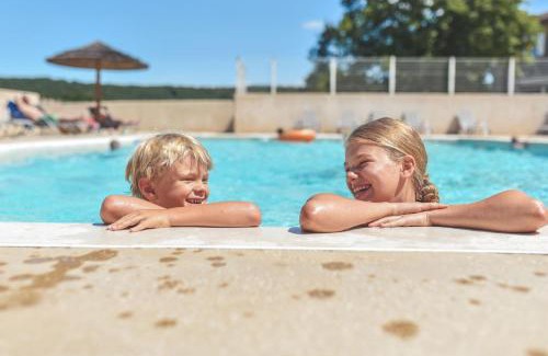 Ruoms House | Pleasant Oceanfront Stay at Château De Chaussy - 4 Stars