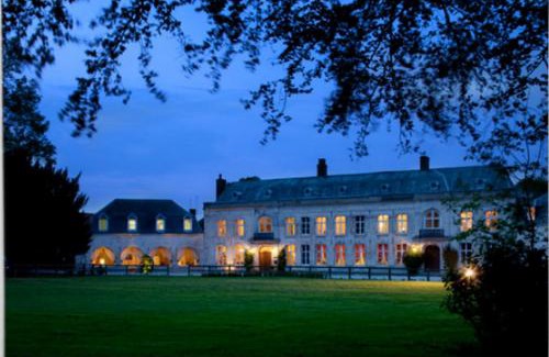 Recques-sur-Hem Hotel | Experience Comfort at Château De Cocove - 4-Star Getaway
