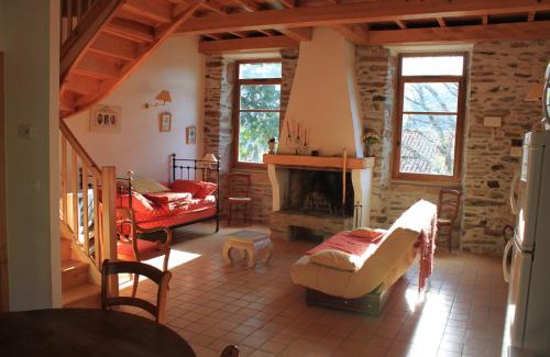 Colombieres-sur-Orb Apartment | Pet-Friendly Relaxation at Château de Colombières sur Orb