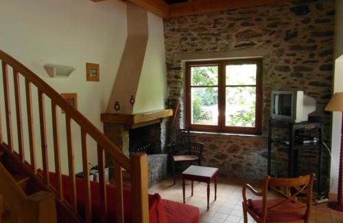 Colombieres-sur-Orb Apartment | Pet-Friendly Relaxation at Château de Colombières sur Orb