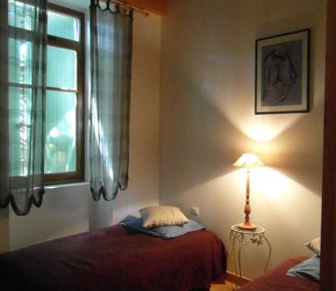 Colombieres-sur-Orb Apartment | Pet-Friendly Relaxation at Château de Colombières sur Orb