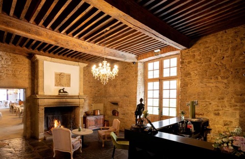 Onet-le-Chateau Hotel | Explore Pet-Friendly 4-Star Hotels in France with Ocean Views