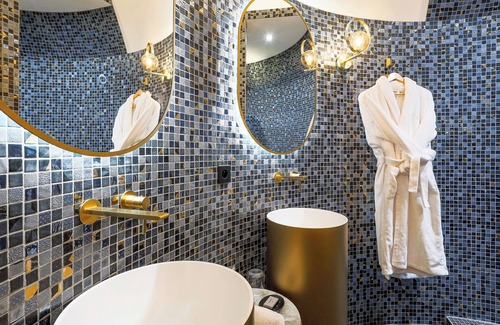 Cenac-et-Saint-Julien Hotel | Unforgettable Stay at Château de Maraval: Guest Rated 9.8