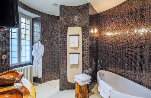 Cenac-et-Saint-Julien Hotel | Unforgettable Stay at Château de Maraval: Guest Rated 9.8