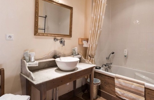 Chalmazel-Jeansagniere Other | Elegant Château des Marcilly Talaru with Spa & Breakfast