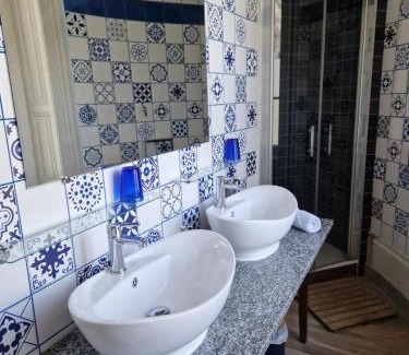 Saint-Bonnet-les-Oules Bed & Breakfast | Elegant Château de Saint Bonnet les Oules with Ocean Views