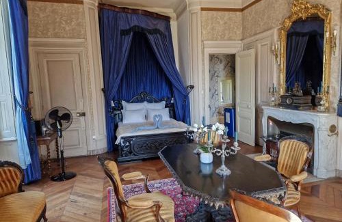 Saint-Bonnet-les-Oules Bed & Breakfast | Elegant Château de Saint Bonnet les Oules with Ocean Views