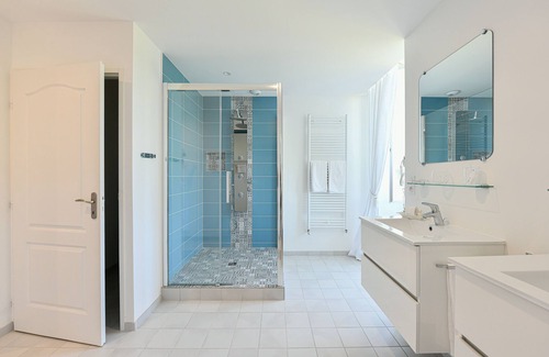 Ance Feas House | Relaxing Retreat at Château de Heaas with Spa & Pool