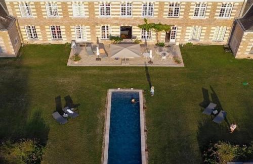 Villeny Bed & Breakfast | Elegant Château de la Giraudière with Breathtaking Ocean Views