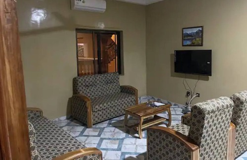 Lome House | Château De La Paix: Spa Retreat with Family-Friendly Perks