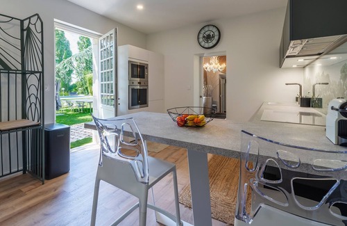 Vivy House | Experience Château de la Ronde with Pool and Spa Comfort