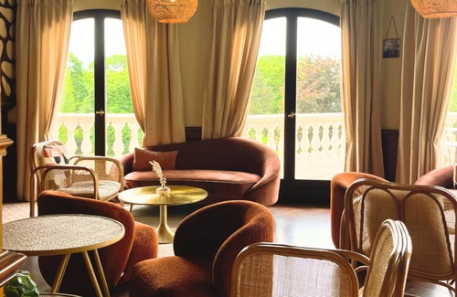 Gouvieux Hotel | Elegant Château de La Tour: 4-Star Pool & Spa Retreat