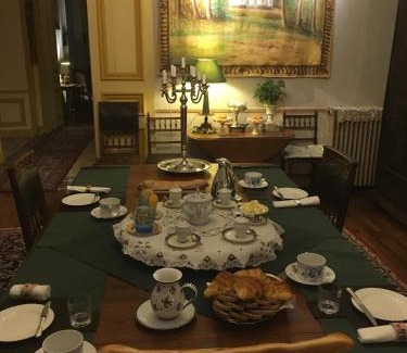 Guer Bed & Breakfast | Elegant Château de La Ville-Huë with Hot Tub & Dining
