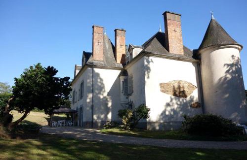 Guer Bed & Breakfast | Elegant Château de La Ville-Huë with Hot Tub & Dining