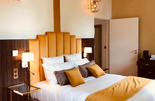 Varilhes Hotel | Discover Comfort at Château de Longpré - 4-Star Retreat