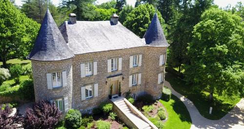 Cenac-et-Saint-Julien Hotel | Discover Château de Maraval: Oceanfront Retreat with Spa