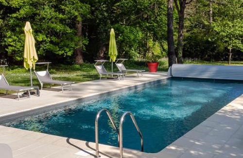 Cenac-et-Saint-Julien Hotel | Discover Château de Maraval: Oceanfront Retreat with Spa