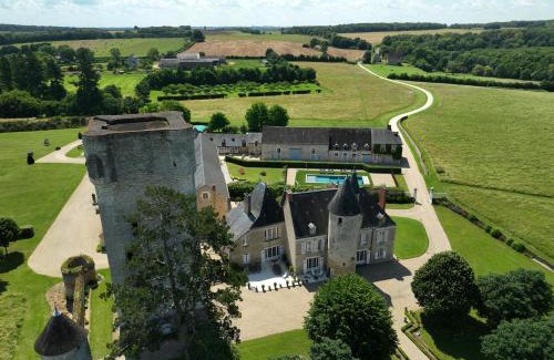 Tendu Bed & Breakfast | Experience Relaxation at Château de Mazières with Ocean Views