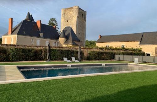 Tendu Bed & Breakfast | Experience Relaxation at Château de Mazières with Ocean Views