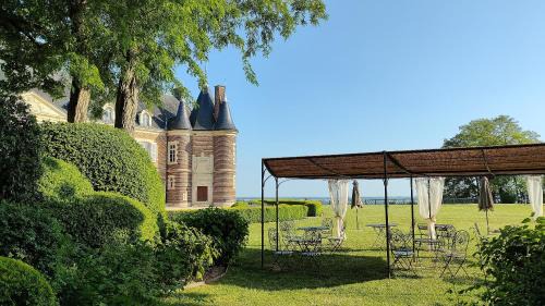 Montmirail House | Oceanfront Escape at Château de Montmirail - Rated 9.3/10