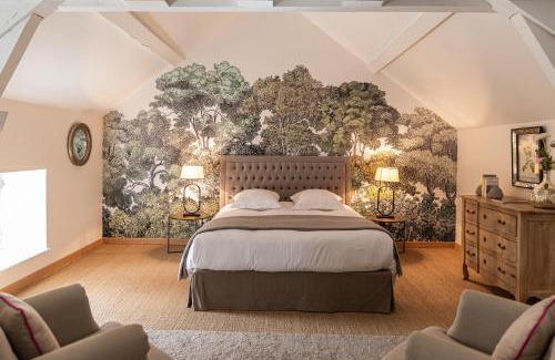 Pierreclos Bed & Breakfast | Elegant Stay at Château de Pierreclos with Ocean Views