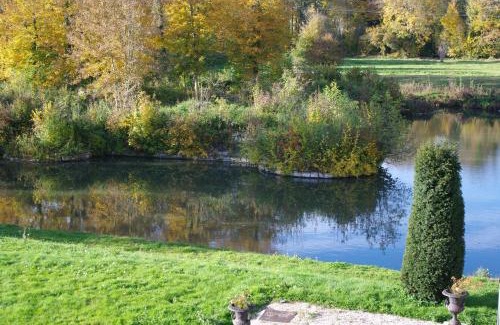 Pommeuse Bed & Breakfast | Elegant Château de Pommeuse with Pool & Child-Friendly Amenities