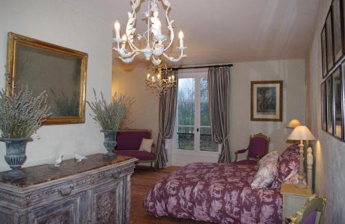Pommeuse Bed & Breakfast | Elegant Château de Pommeuse with Pool & Child-Friendly Amenities