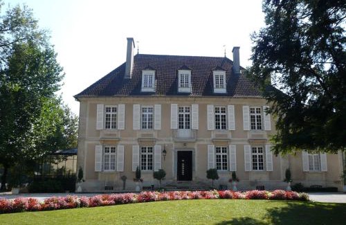 Rigny Hotel | Relax at Château de Rigny with Ocean Views & Pool Access