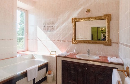 Bonnac-la-Cote Bed & Breakfast | Château de Saint-Antoine: Guest Rated 9.8, Spa & Breakfast