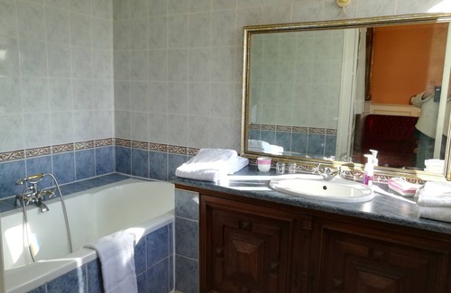 Bonnac-la-Cote Bed & Breakfast | Château de Saint-Antoine: Guest Rated 9.8, Spa & Breakfast