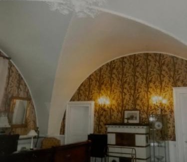 Saint-Agoulin Bed & Breakfast | Château de Saint-Agoulin: Family-Friendly Retreat Awaits
