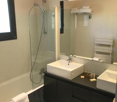 Sancy Hotel | Château de Sancy: Oceanfront Retreat with Family-Friendly Amenities
