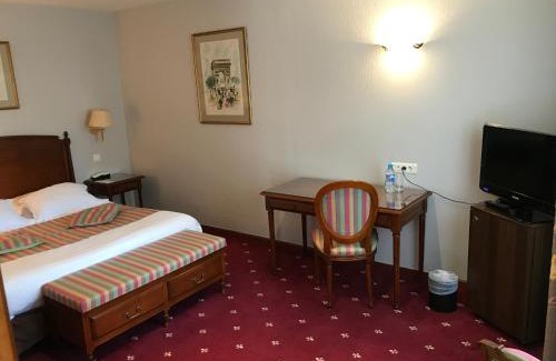 Sancy Hotel | Château de Sancy: Oceanfront Retreat with Family-Friendly Amenities