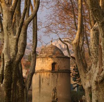 Mouries Hotel | Elegant Retreat at Château de Servanes with Pool & Dining