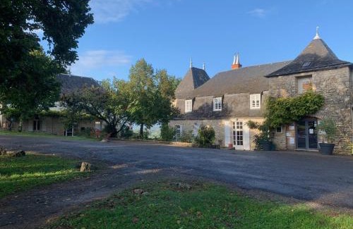 Saint-Denis-les-Martel House | Château de Termes: Pet-Friendly Retreat with Ocean Views