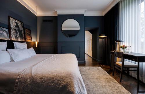 Ciergnon Hotel | Elegant Château de Vignée: 5-Star Stay with Spa & Pool