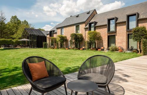Ciergnon Hotel | Elegant Château de Vignée: 5-Star Stay with Spa & Pool