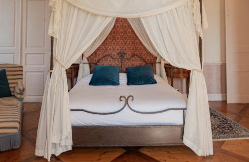 Challes-les-Eaux Hotel | Enchanting Château des Comtes de Challes with Ocean View