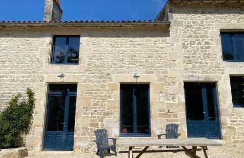 Echire House | Château des Loups - Les Cyprès: Oceanfront Family Retreat