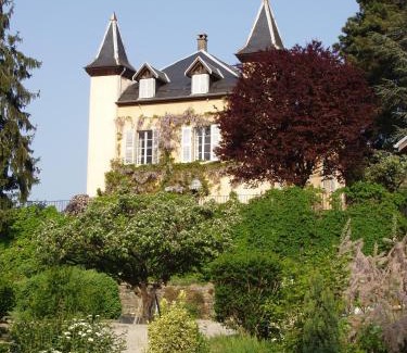 Ayse Villa | Unforgettable Château les Tours with Breathtaking Views