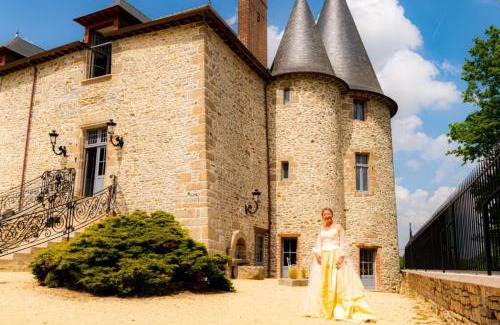 La Bouexiere House | Relax at Château du Bertry with Breakfast and Hot Tub