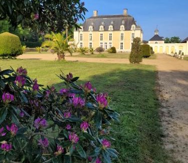 Bourg-des-Comptes Bed & Breakfast | Relax at Château du Boschet: Family-Friendly Retreat